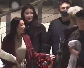 明星牽手爆料最新視頻播放,甜蜜瞬間引網(wǎng)友熱議